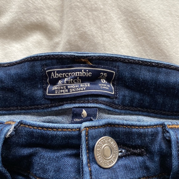 Abercrombie high rise super skinny jeans in dark blue - Picture 2 of 3